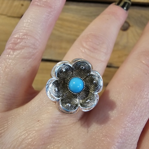 Vintage '71 Sarah Coventry "Blue Buttercup" adjustable silvertone ring - Picture 1 of 6